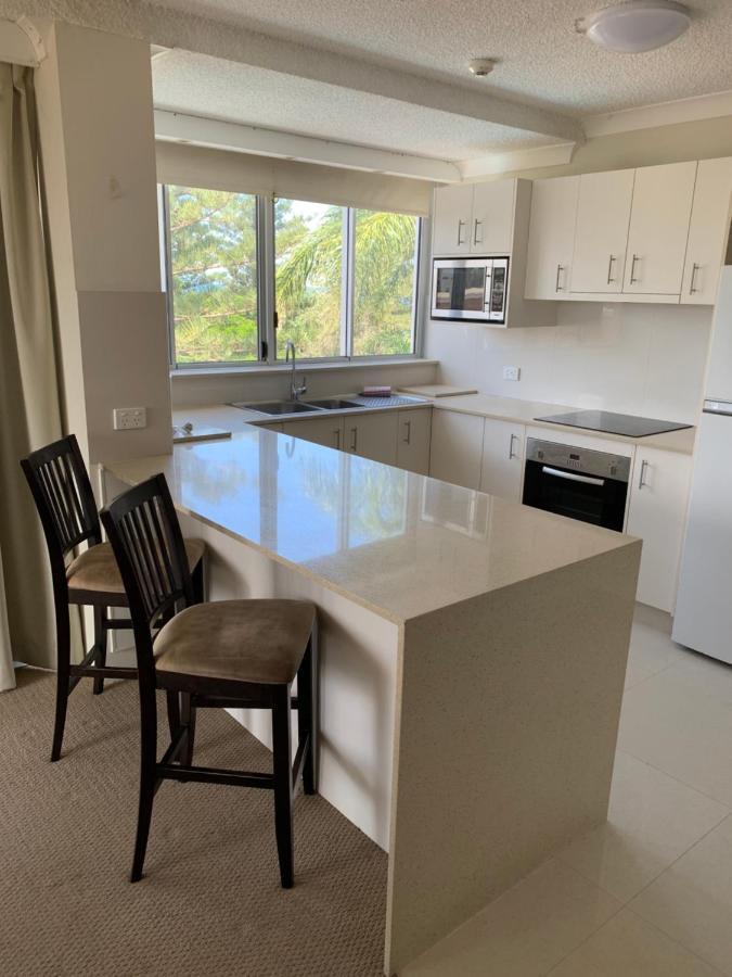 Pacific Regis Beachfront Holiday Apartments Gold Coast Buitenkant foto