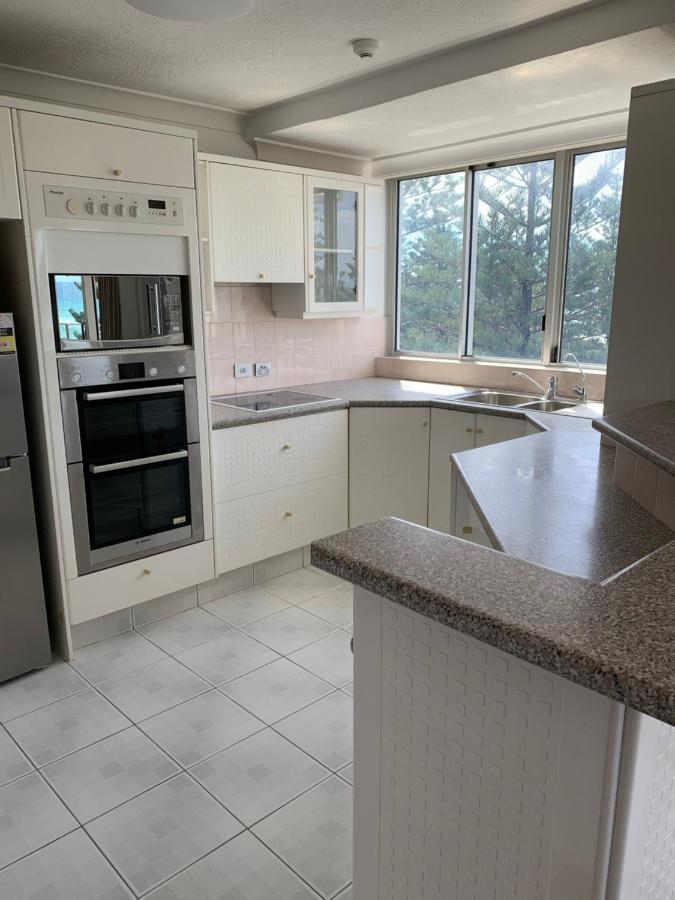 Pacific Regis Beachfront Holiday Apartments Gold Coast Buitenkant foto