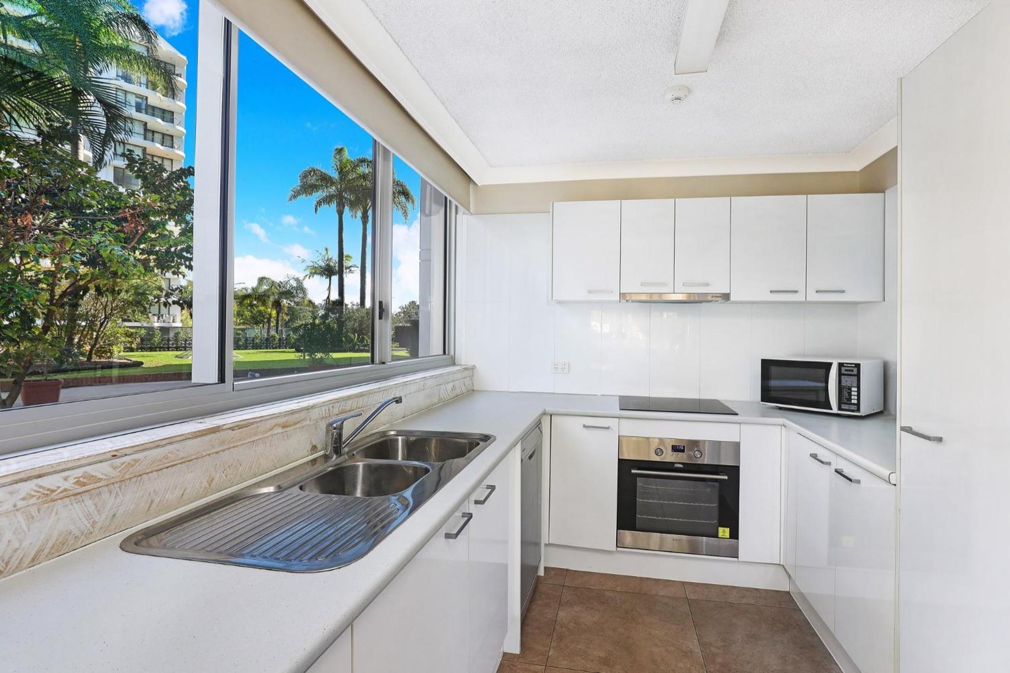 Pacific Regis Beachfront Holiday Apartments Gold Coast Buitenkant foto
