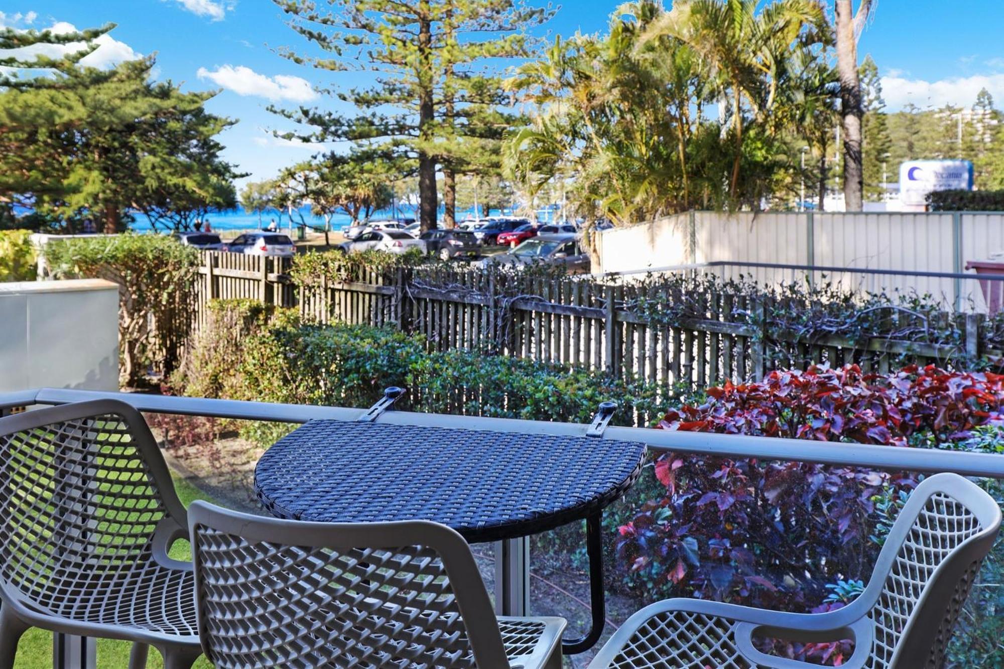 Pacific Regis Beachfront Holiday Apartments Gold Coast Buitenkant foto