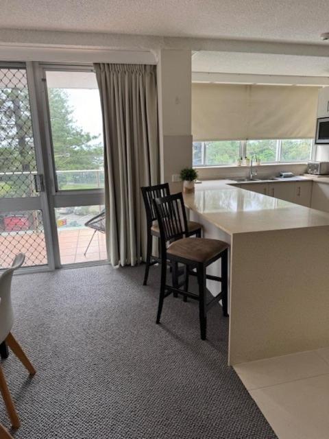 Pacific Regis Beachfront Holiday Apartments Gold Coast Buitenkant foto