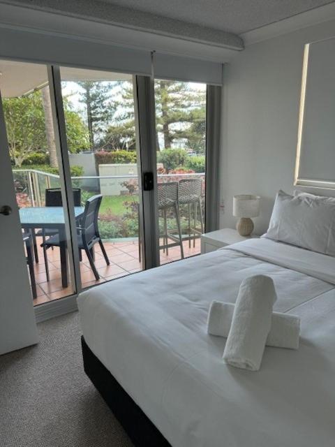 Pacific Regis Beachfront Holiday Apartments Gold Coast Buitenkant foto