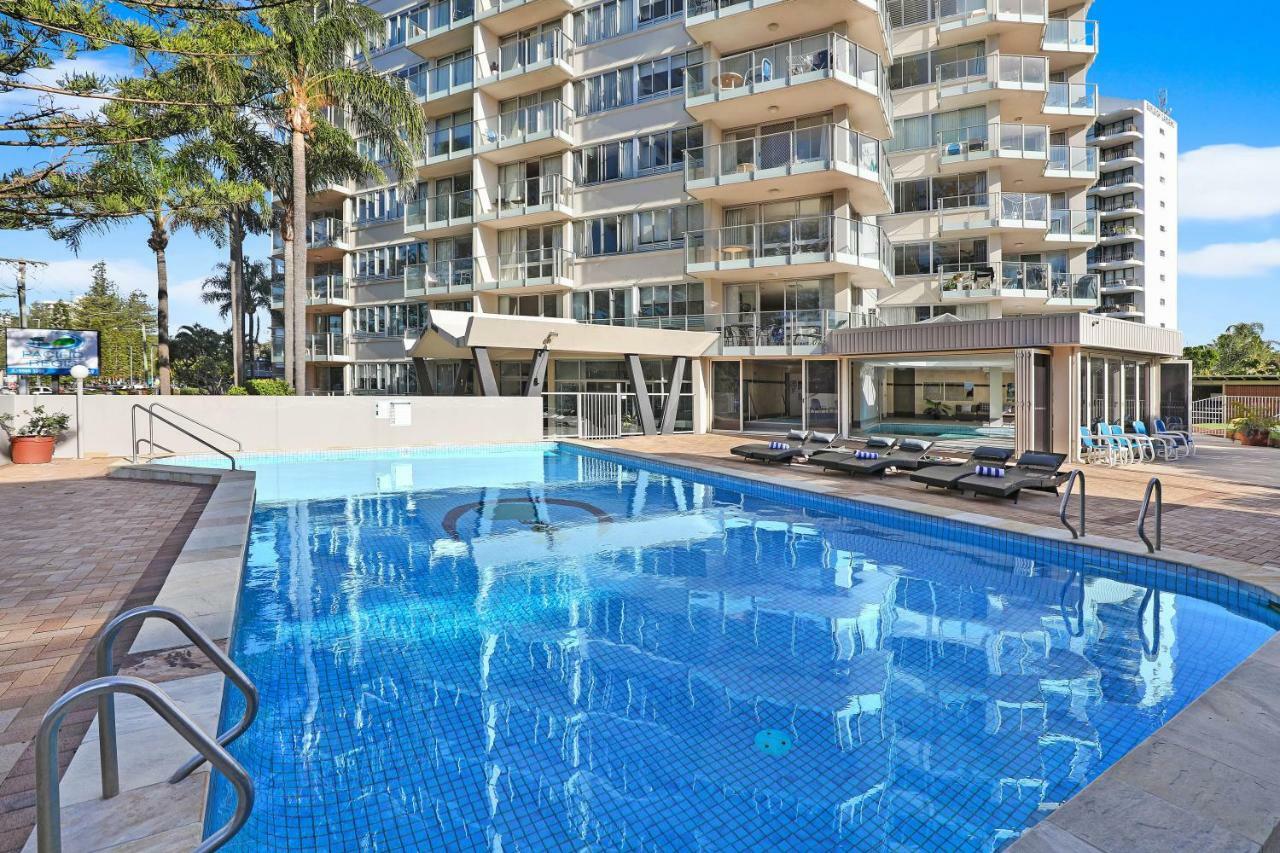 Pacific Regis Beachfront Holiday Apartments Gold Coast Buitenkant foto