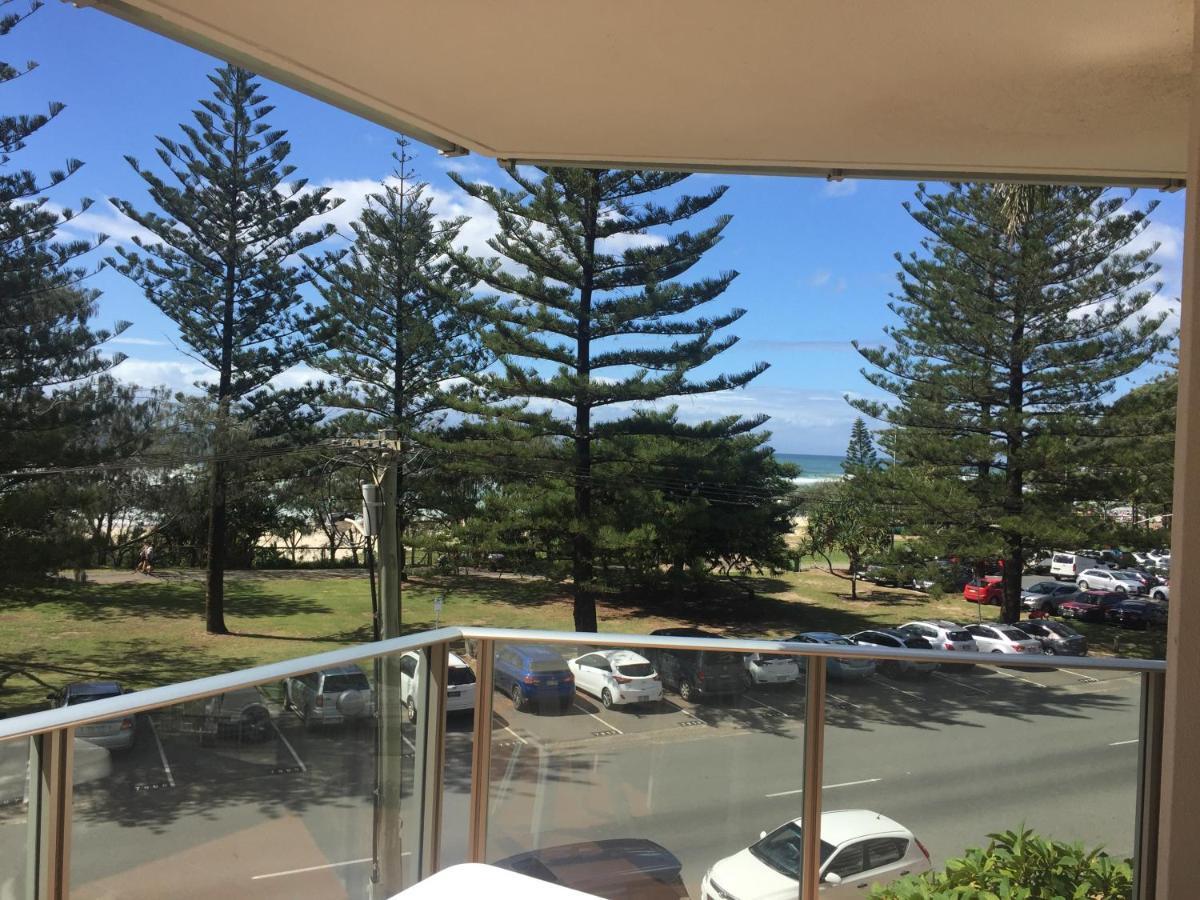 Pacific Regis Beachfront Holiday Apartments Gold Coast Buitenkant foto
